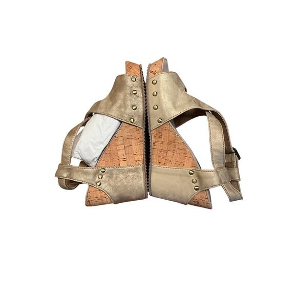 Antelope Crisscross Leather Buckle Wedge Sandals Beige Gold Womens Size 40 NEW - Picture 3 of 5